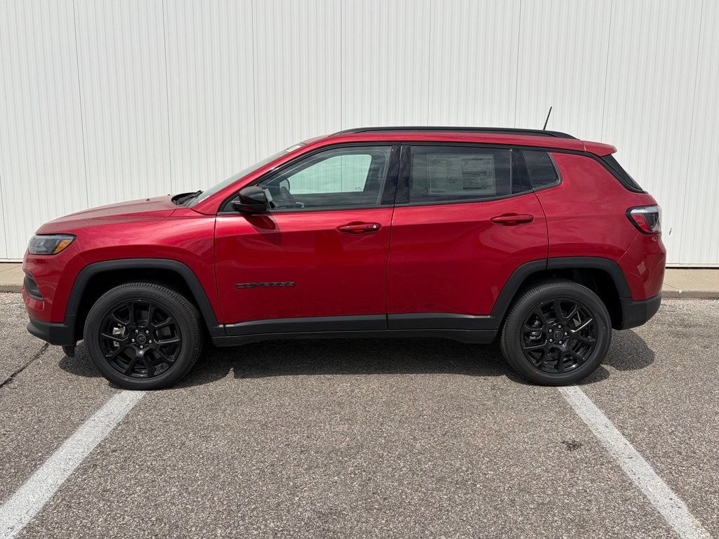 New 2026 Jeep Compass Latitude AWD/4WD image 3