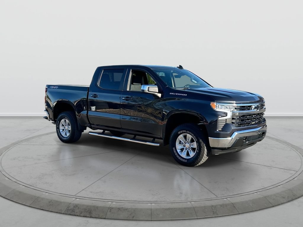Used 2022 Chevrolet Silverado 1500 LT AWD/4WD image 2