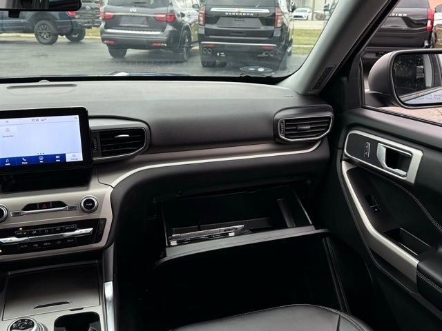 Used 2022 Ford Explorer XLT w/ Equipment Group 202A image 32
