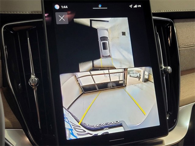 New 2026 Volvo XC90 B6 Plus w/ Protection Package Premier image 21