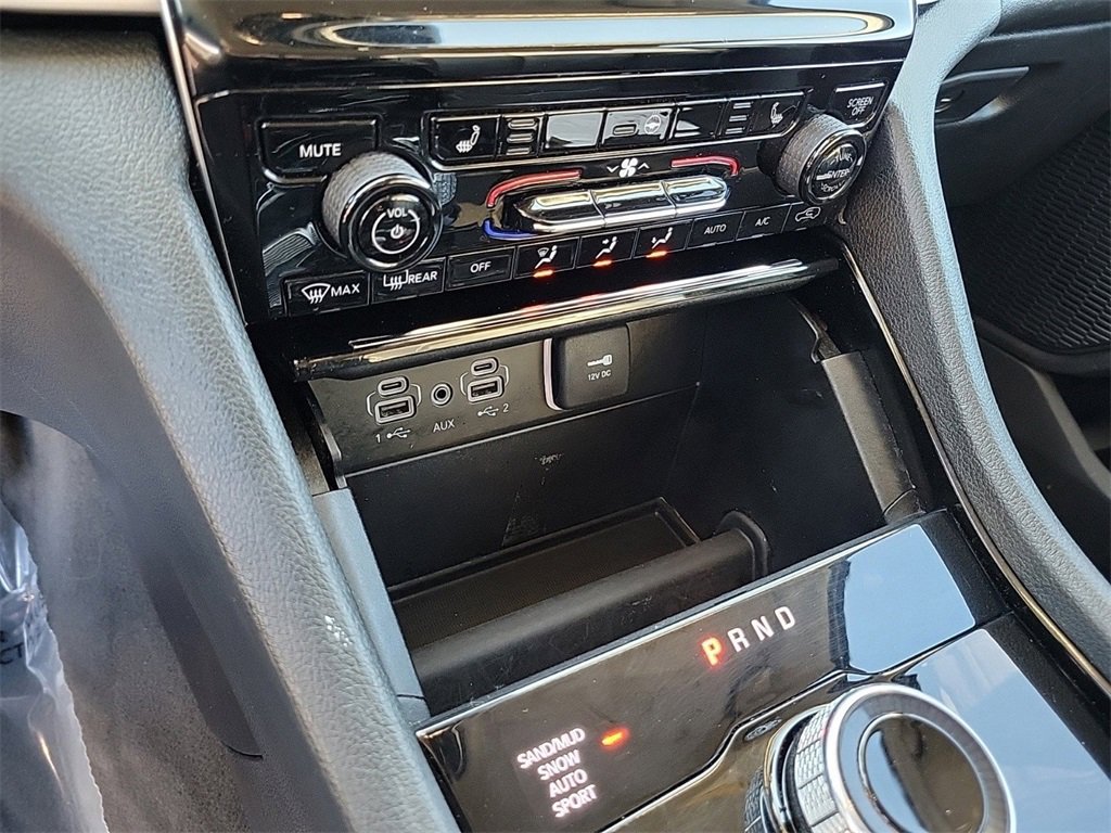 Used 2023 Jeep Grand Cherokee Limited image 27