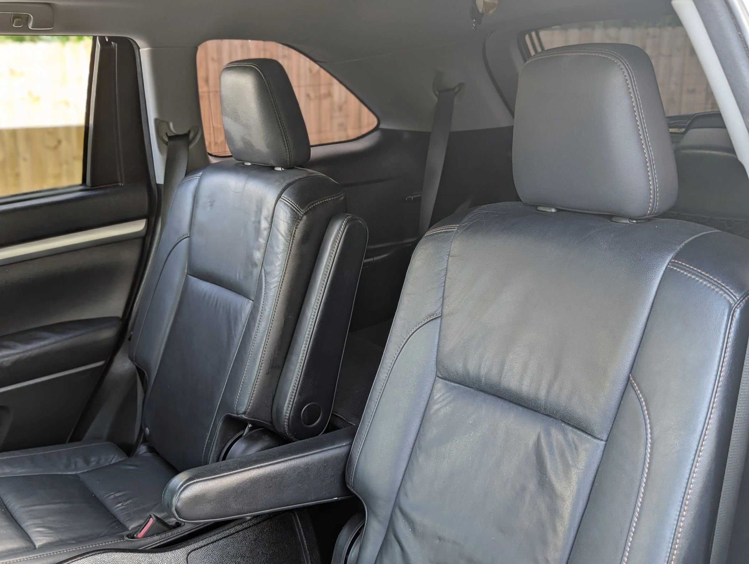 Used 2014 Toyota Highlander XLE FWD image 17