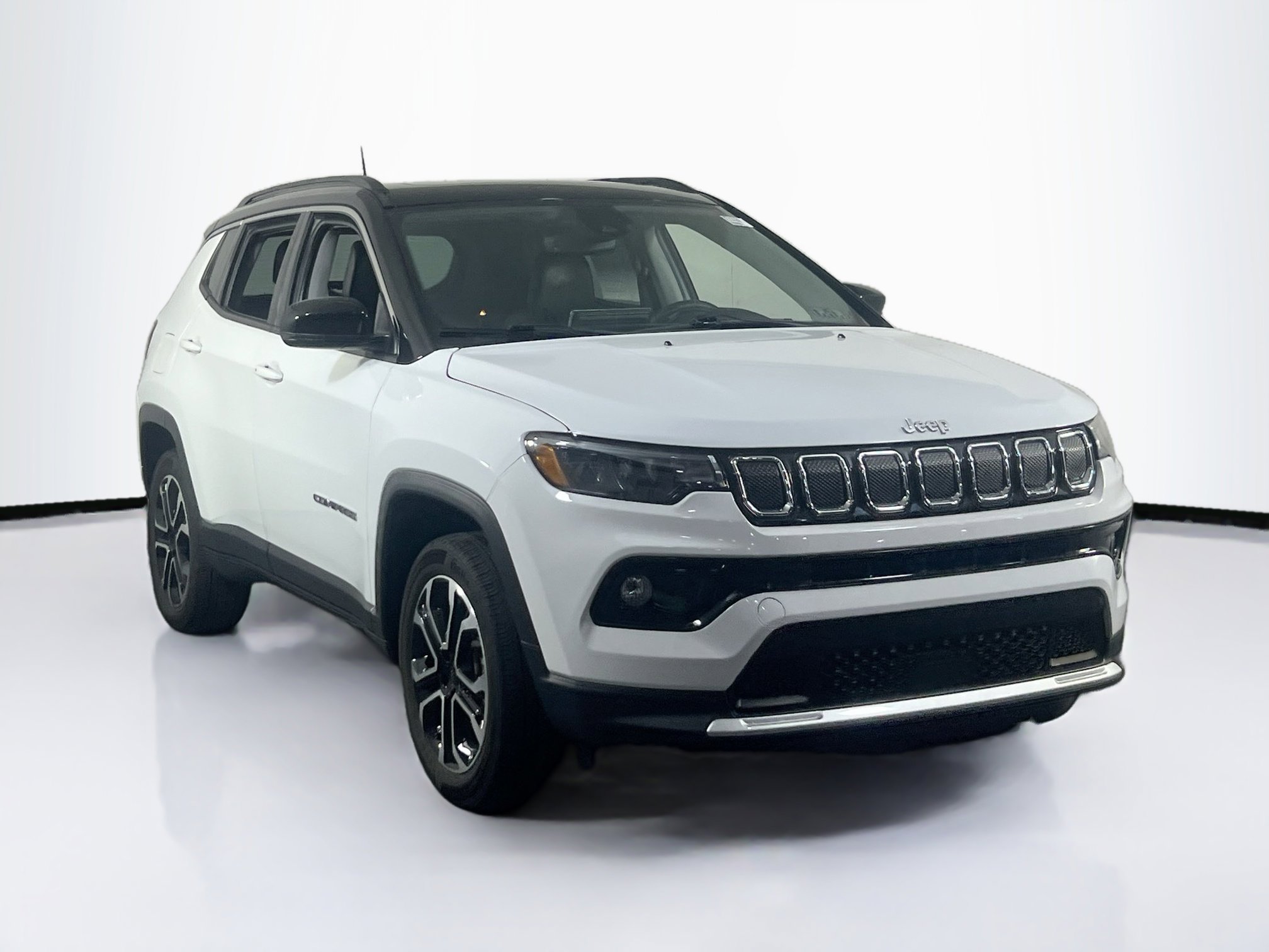 Used 2022 Jeep Compass Limited w/ Sun and Sound Group AWD/4WD image 3