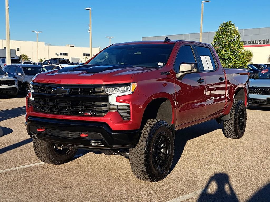 Used 2025 Chevrolet Silverado 1500 LT Trail Boss w/ Convenience Package II image 2