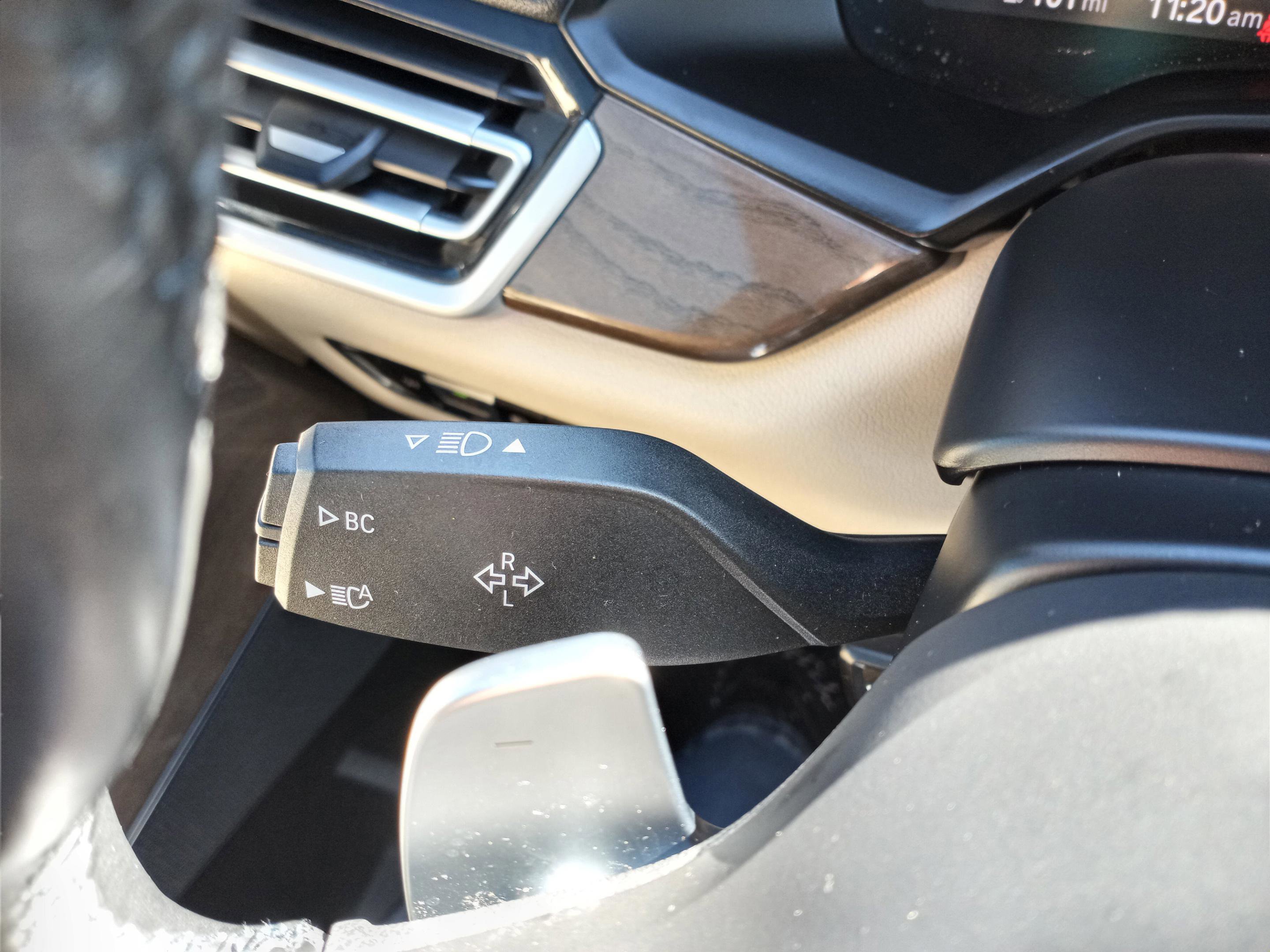 Used 2022 BMW X6 xDrive40i w/ Executive Package image 16