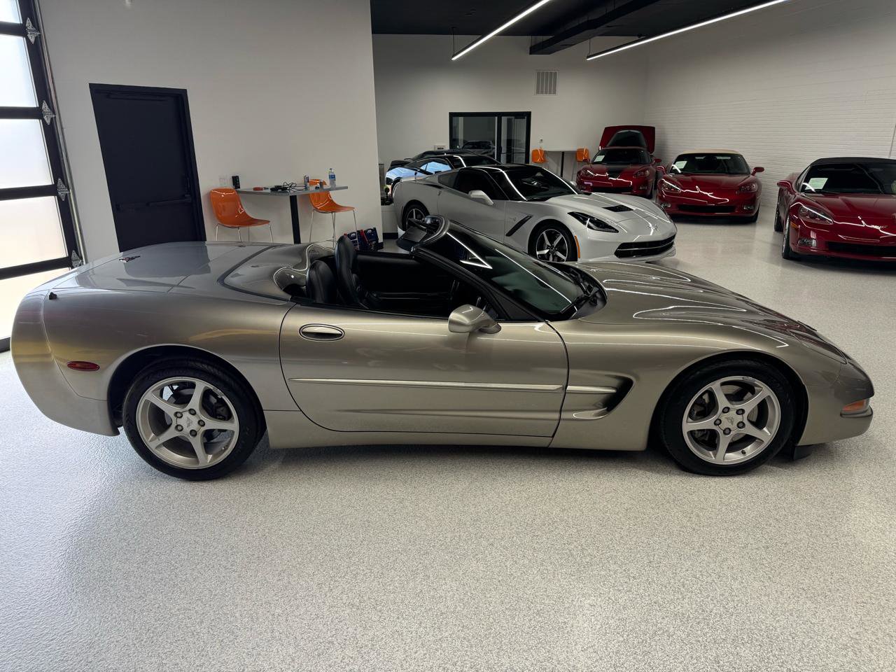 Used 2001 Chevrolet Corvette Convertible w/ Preferred Equipment Group2 RWD image 17
