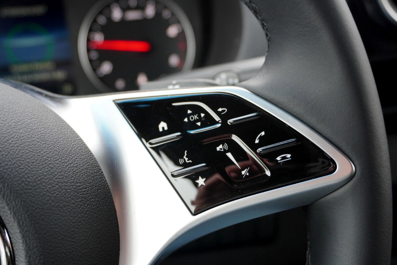 Used 2025 Mercedes-Benz Sprinter 2500 image 14