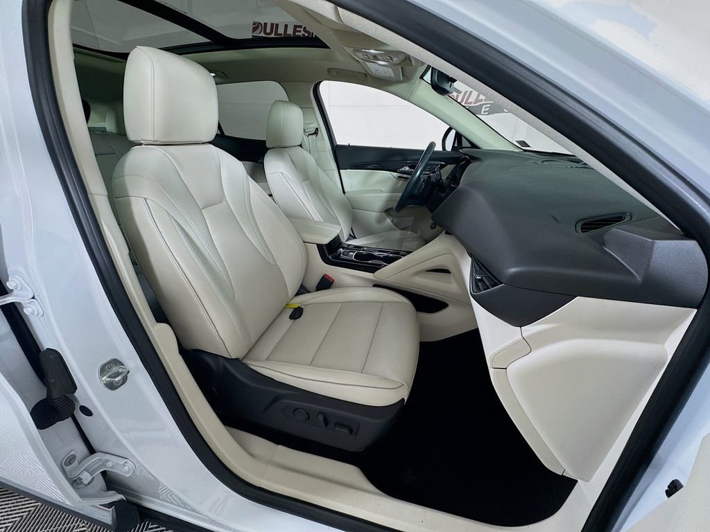 Used 2021 Buick Envision Essence w/ Technology Package I image 29