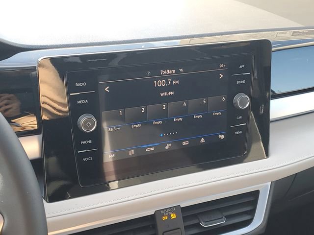 New 2026 Volkswagen Taos SE FWD image 19