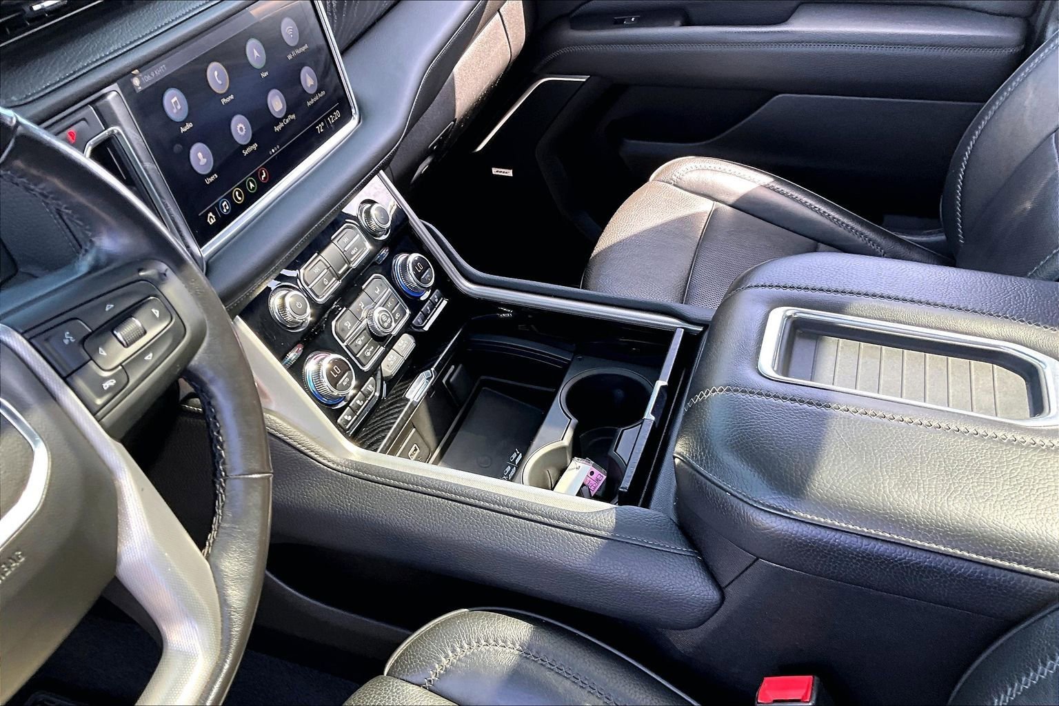 Used 2021 GMC Yukon Denali w/ Denali Premium Package image 14