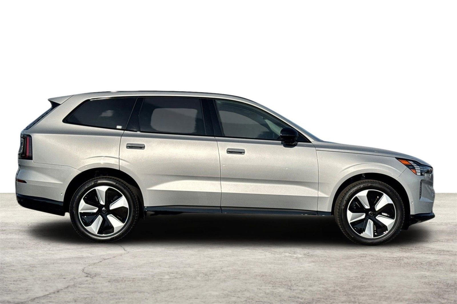 New 2025 Volvo EX90 Plus w/ Protection Package Premier image 8