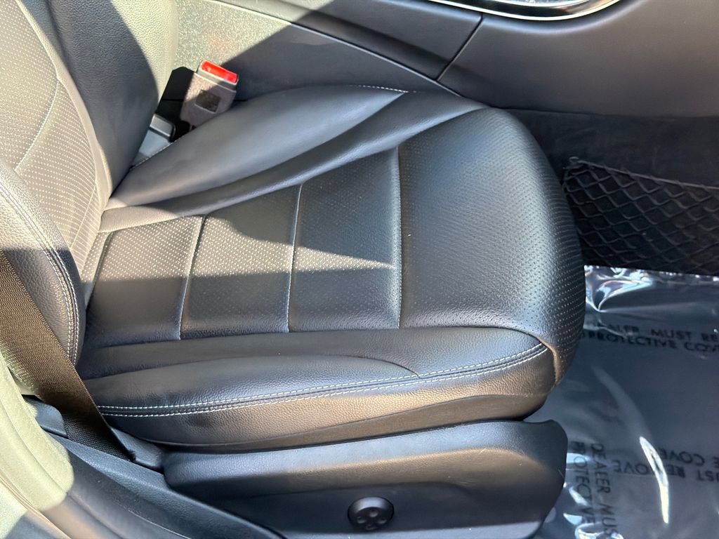 Used 2018 Mercedes-Benz C 300 4MATIC Sedan image 9