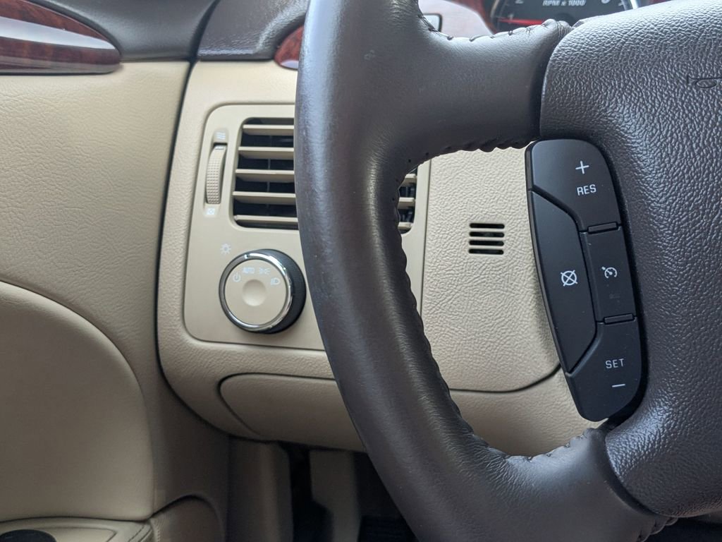 Used 2008 Buick Lucerne CXL image 15