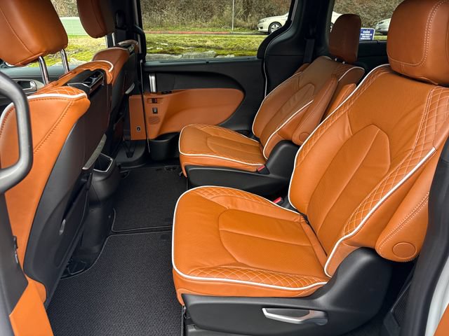 New 2026 Chrysler Pacifica Pinnacle AWD/4WD image 13