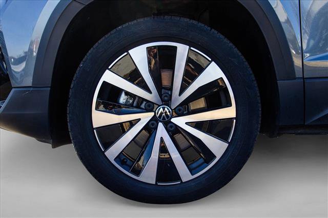 Used 2022 Volkswagen Taos SE image 9
