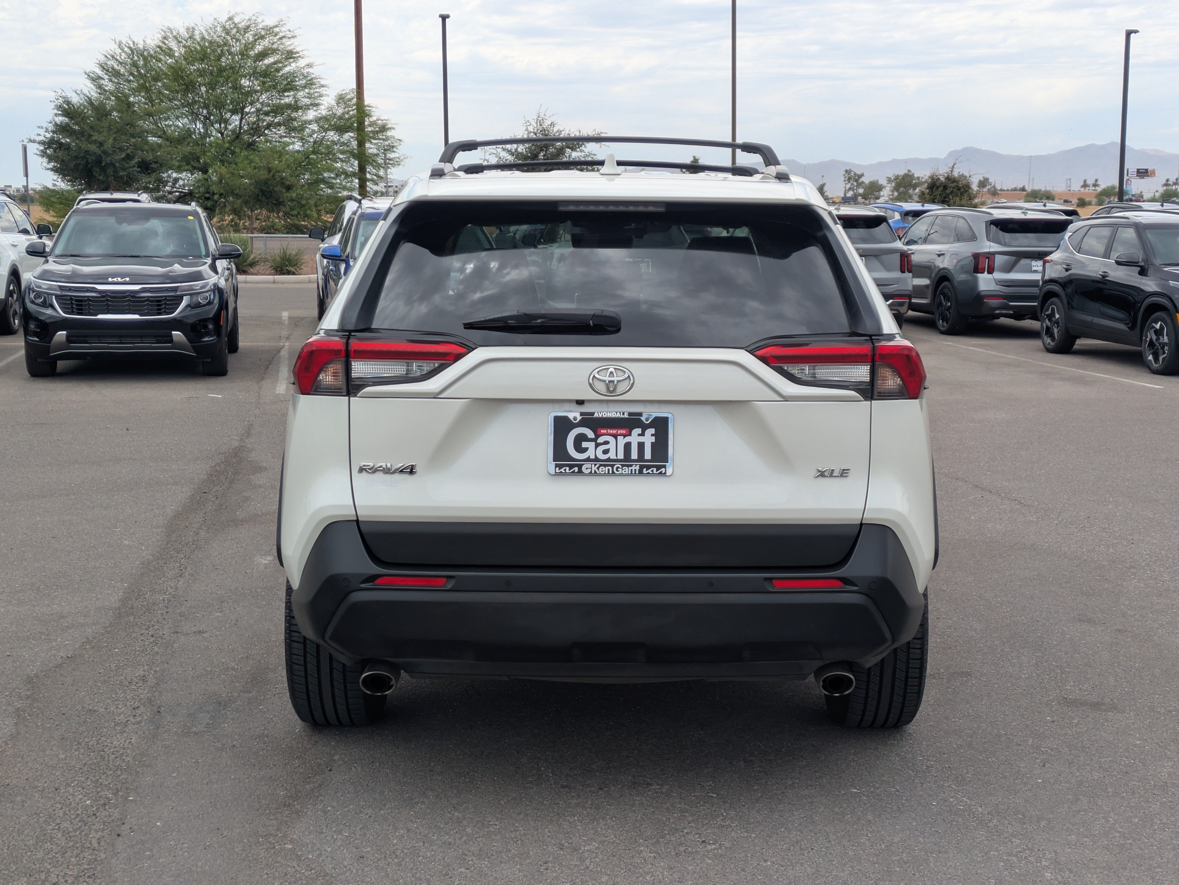 Used 2021 Toyota RAV4 XLE Premium FWD image 4