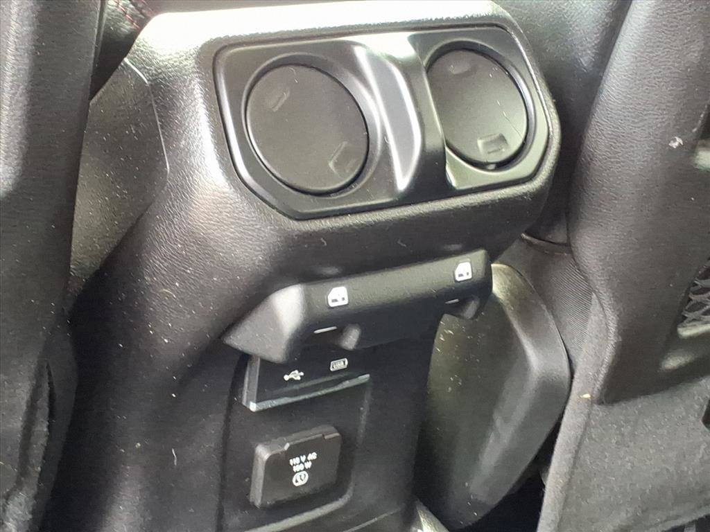 Used 2018 Jeep Wrangler Unlimited Rubicon w/ Dual Top Group image 30