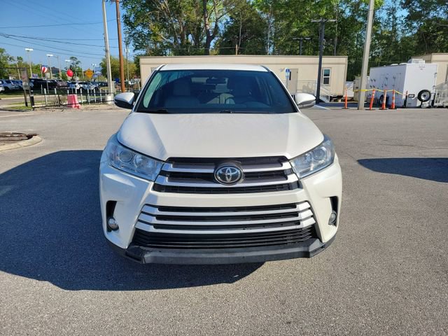 Used 2019 Toyota Highlander Plus AWD/4WD image 5