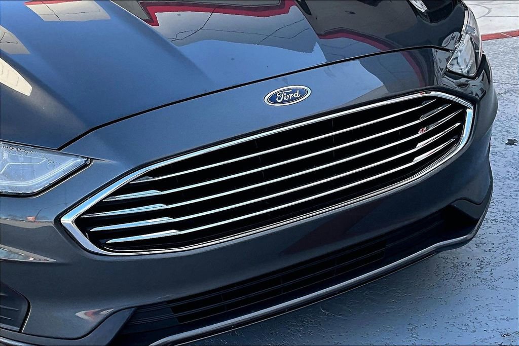 Used 2020 Ford Fusion SE image 30