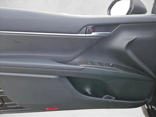 Used 2022 Toyota Camry SE w/ Carpet Mat Package (TMS) FWD image 9