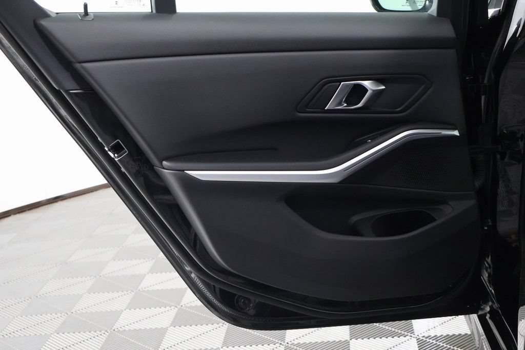 Used 2024 BMW 330i Sedan w/ Convenience Package RWD image 13
