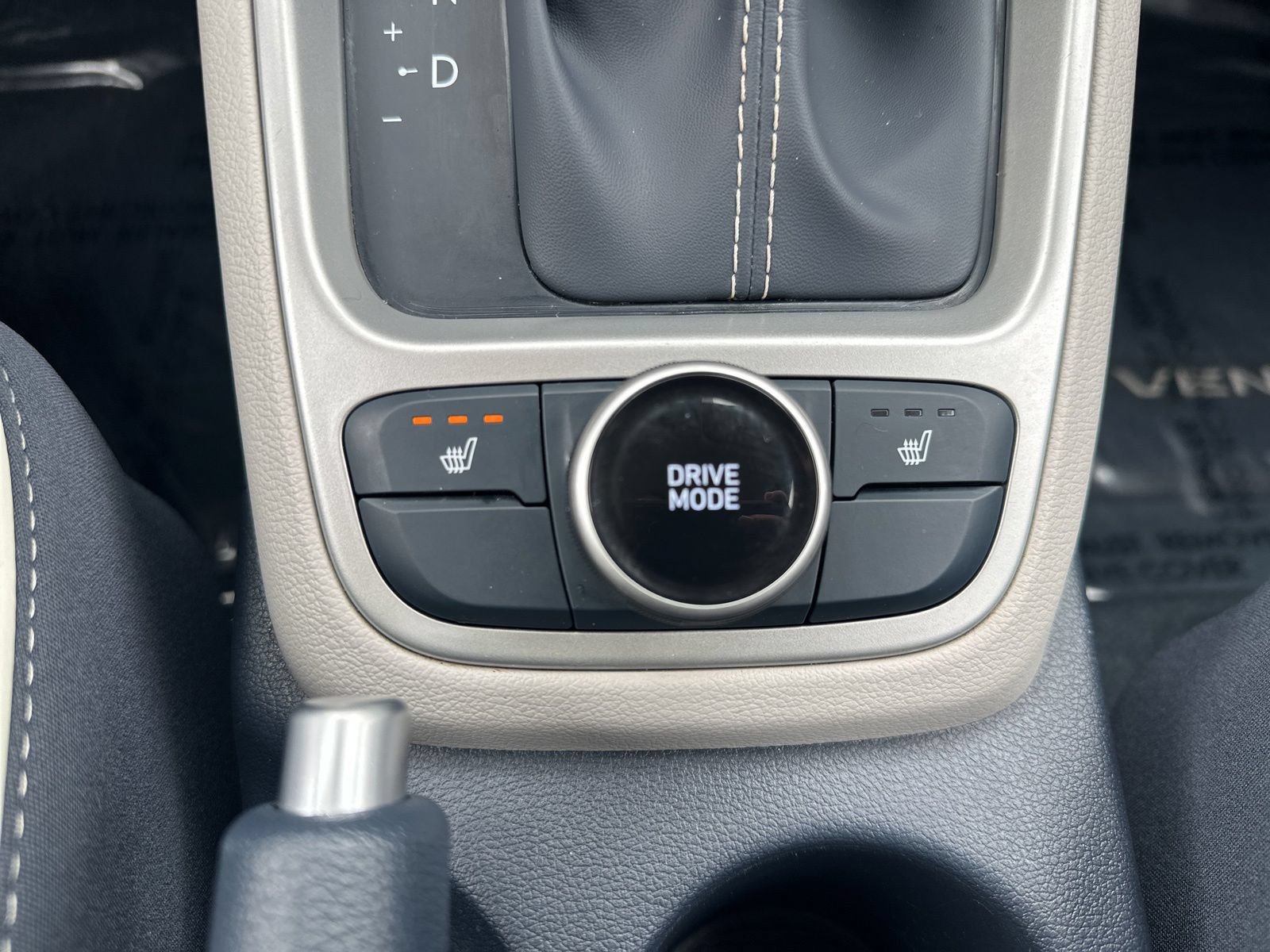 Used 2025 Hyundai Venue Limited FWD image 56