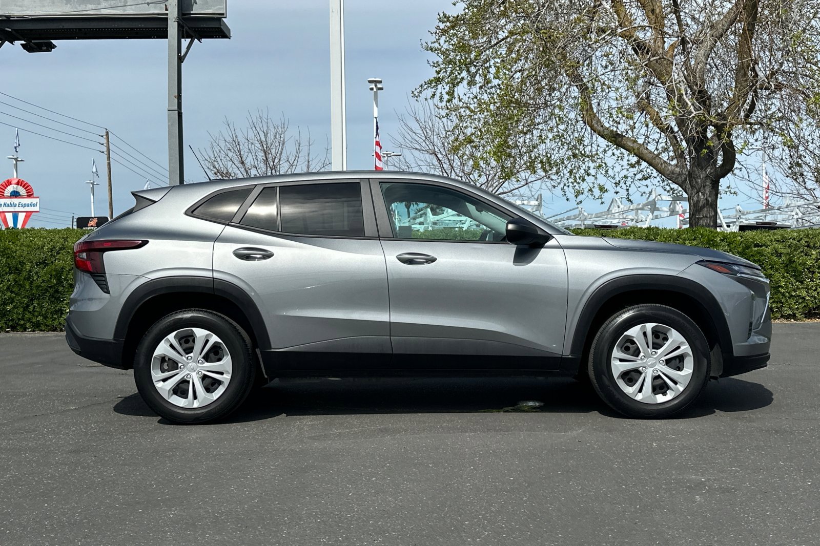 Used 2024 Chevrolet Trax LS w/ Driver Confidence Package image 3