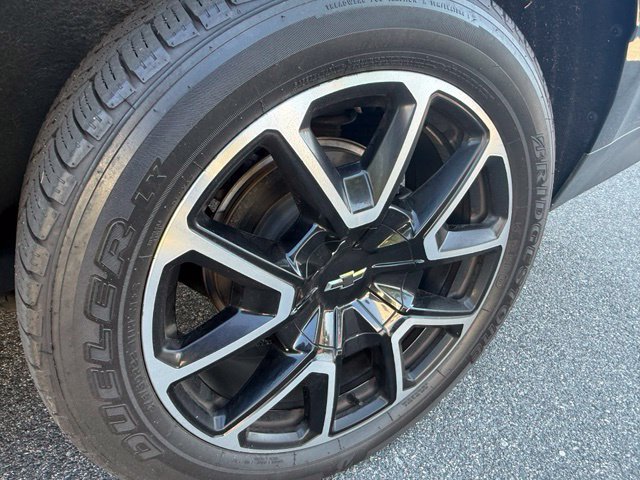 Used 2022 Chevrolet Suburban RST w/ Luxury Package AWD/4WD image 12