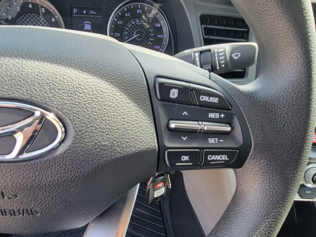 Used 2020 Hyundai Elantra SE w/ Winter Weather Package FWD image 22
