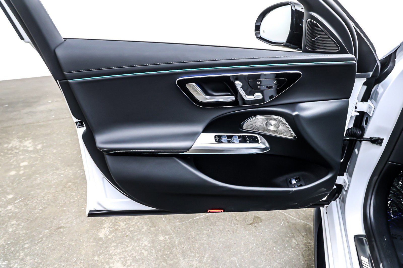Certified 2026 Mercedes-Benz E 53 AMG e 4MATIC Sedan image 23