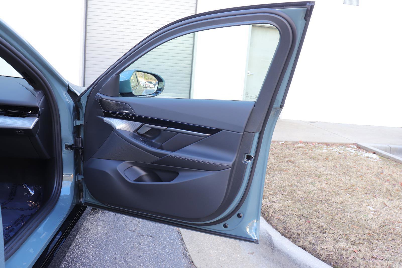 Used 2025 BMW 530i 530i w/ M Sport Package image 17