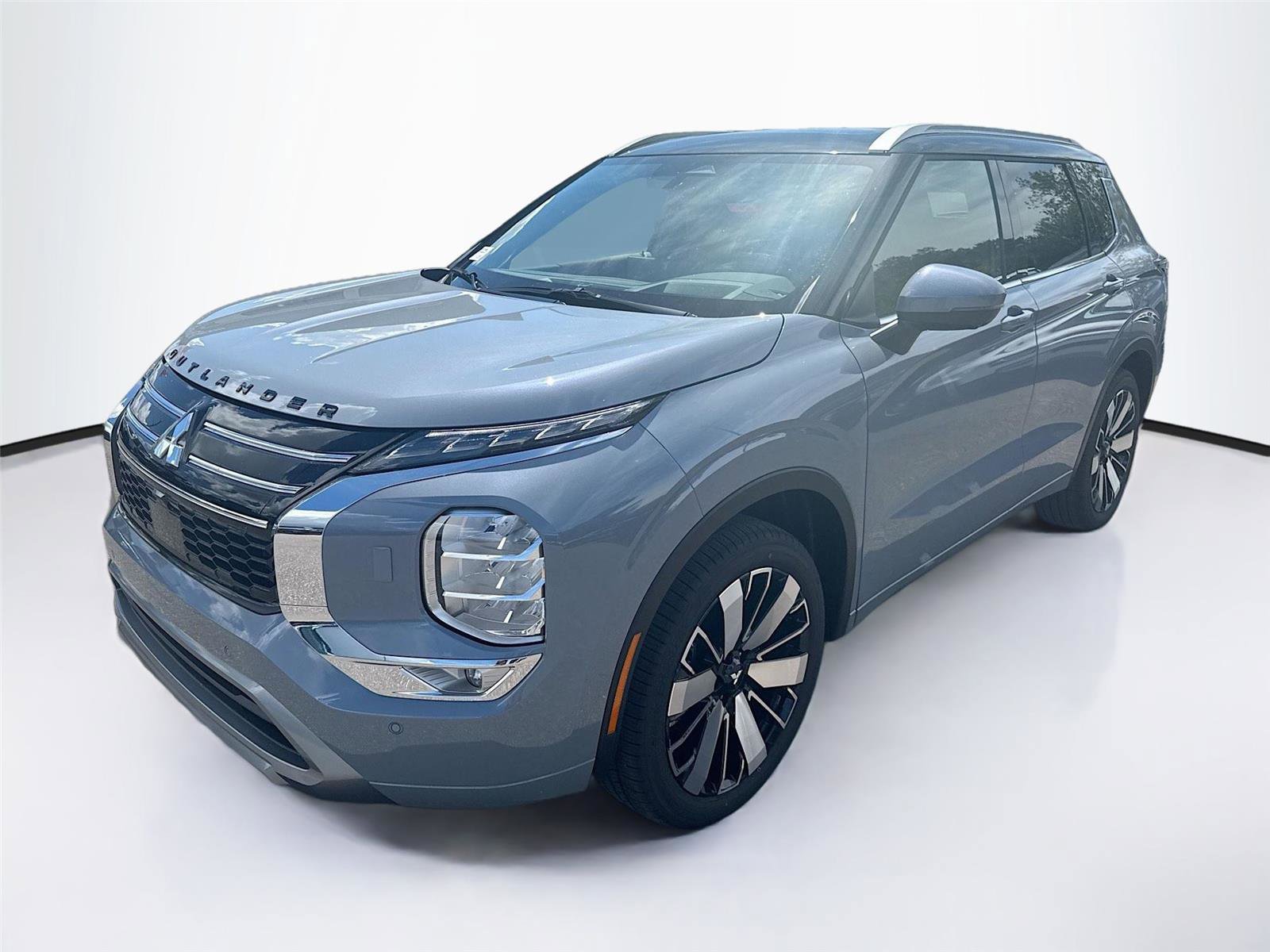 New 2025 Mitsubishi Outlander SEL image 3