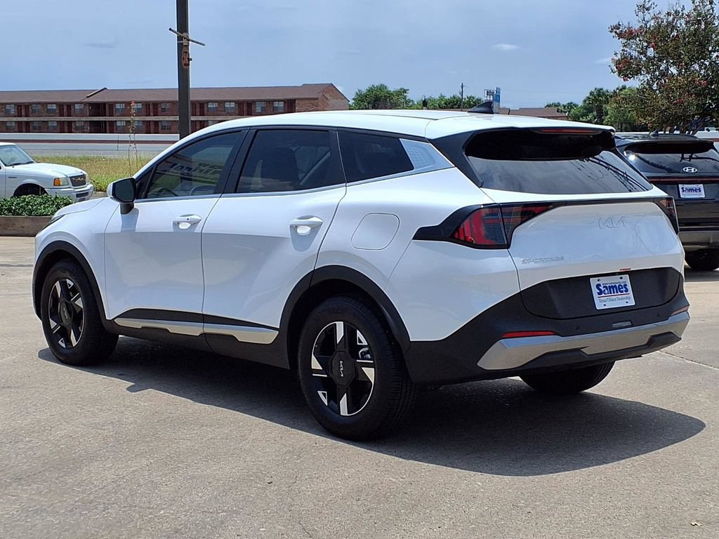 Certified 2026 Kia Sportage LX FWD image 6
