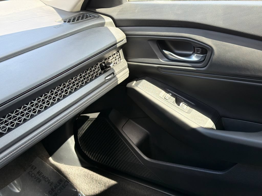 Used 2023 Honda Accord EX image 27
