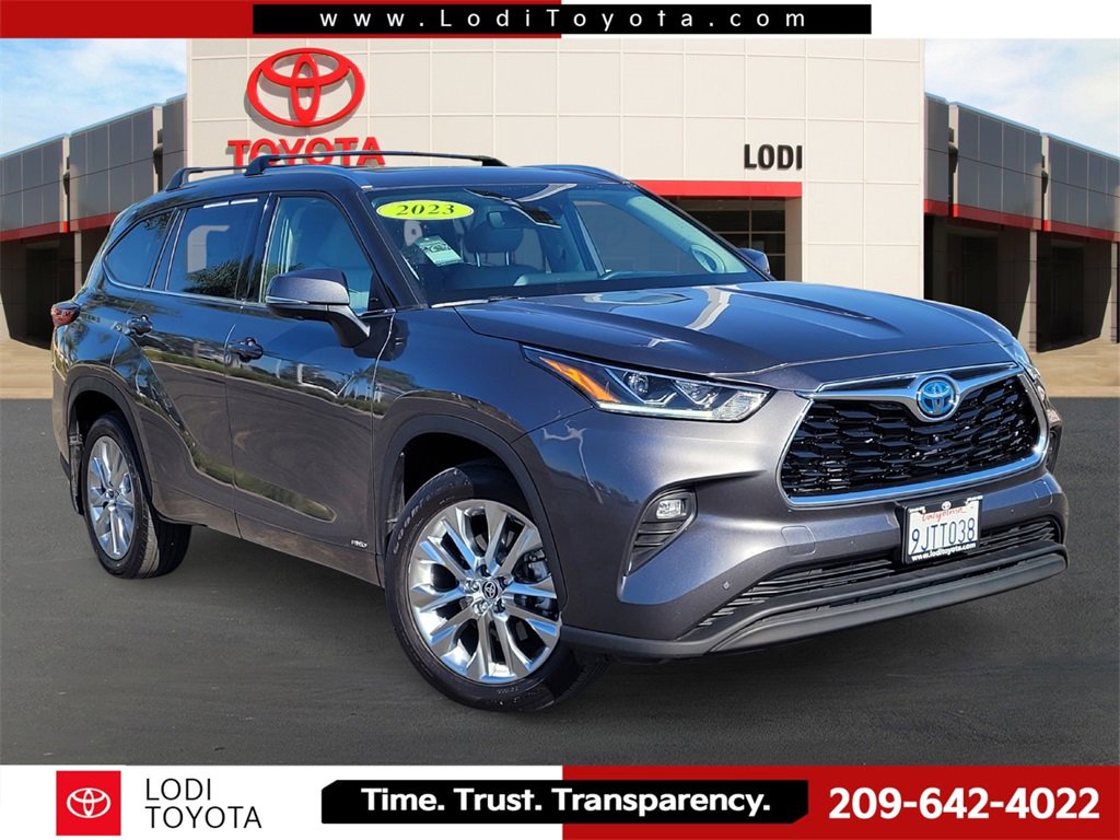 Used 2023 Toyota Highlander Limited