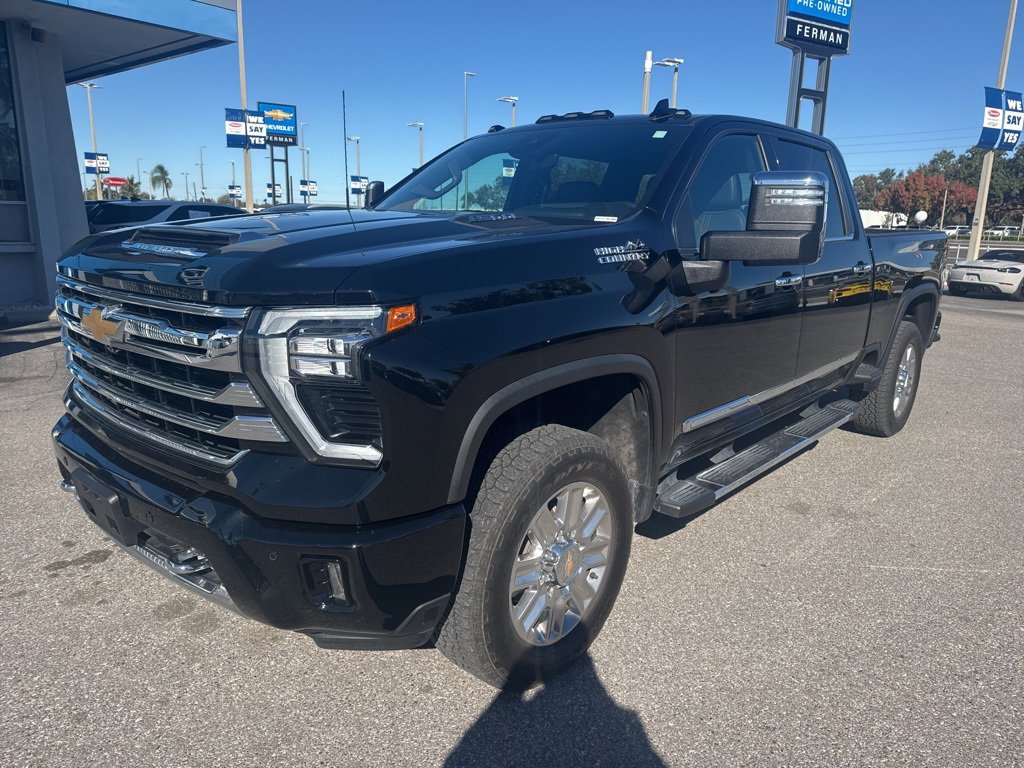 Used 2024 Chevrolet Silverado 2500 High Country w/ High Country Premium Package image 6