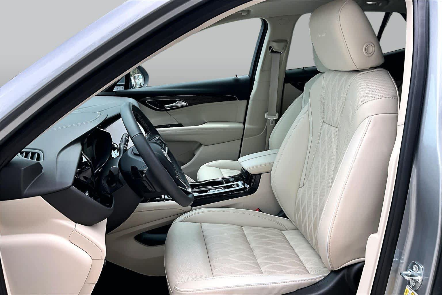Used 2023 Buick Envision Avenir FWD image 8