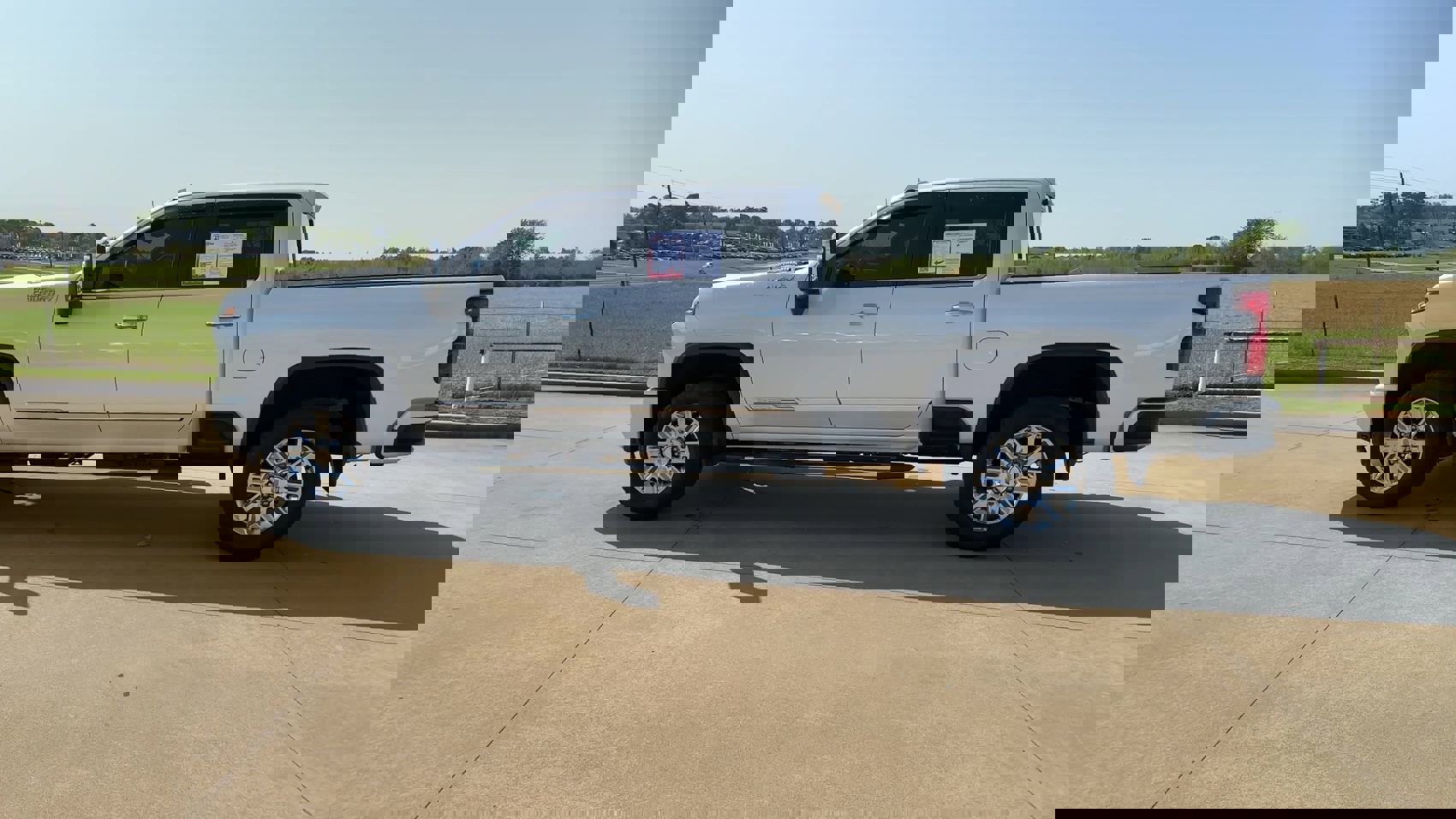 Used 2024 Chevrolet Silverado 2500 High Country w/ High Country Premium Package image 5