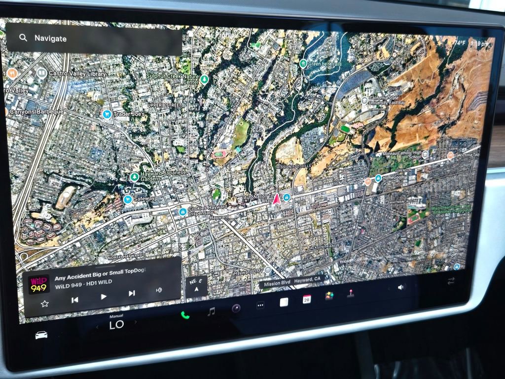 Used 2022 Tesla Model S image 17