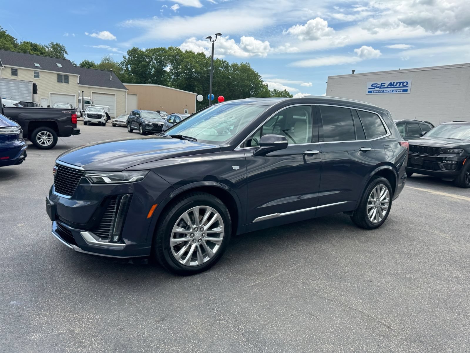 Used 2024 Cadillac XT6 Premium Luxury AWD/4WD image 32