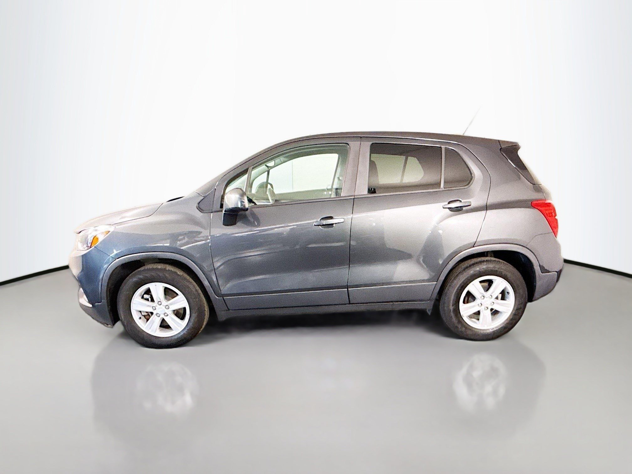 Used 2020 Chevrolet Trax LS w/ Tint and Cruise Package FWD image 6