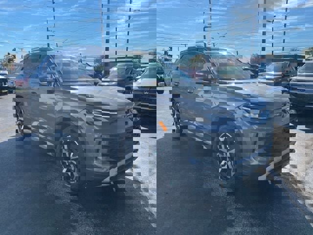 New 2025 Volkswagen Tiguan SE image 8