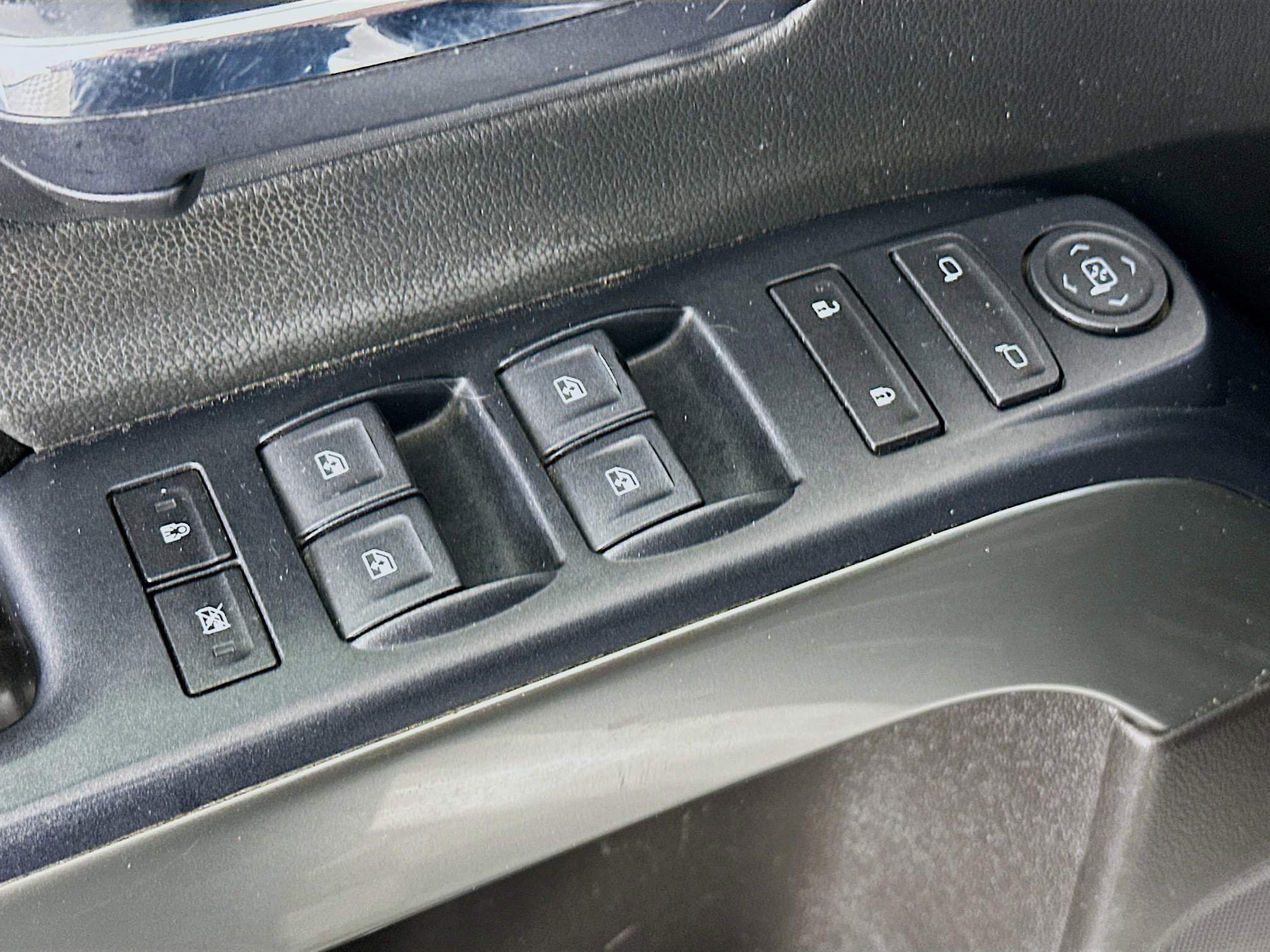 Used 2018 Chevrolet Silverado 1500 LT AWD/4WD image 15