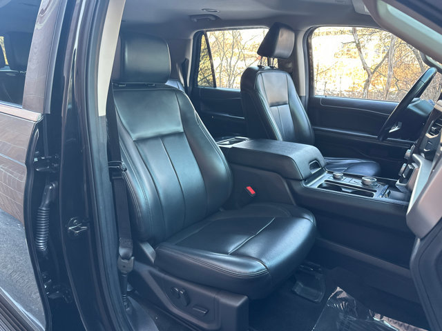 Used 2023 Ford Expedition Max XLT image 35