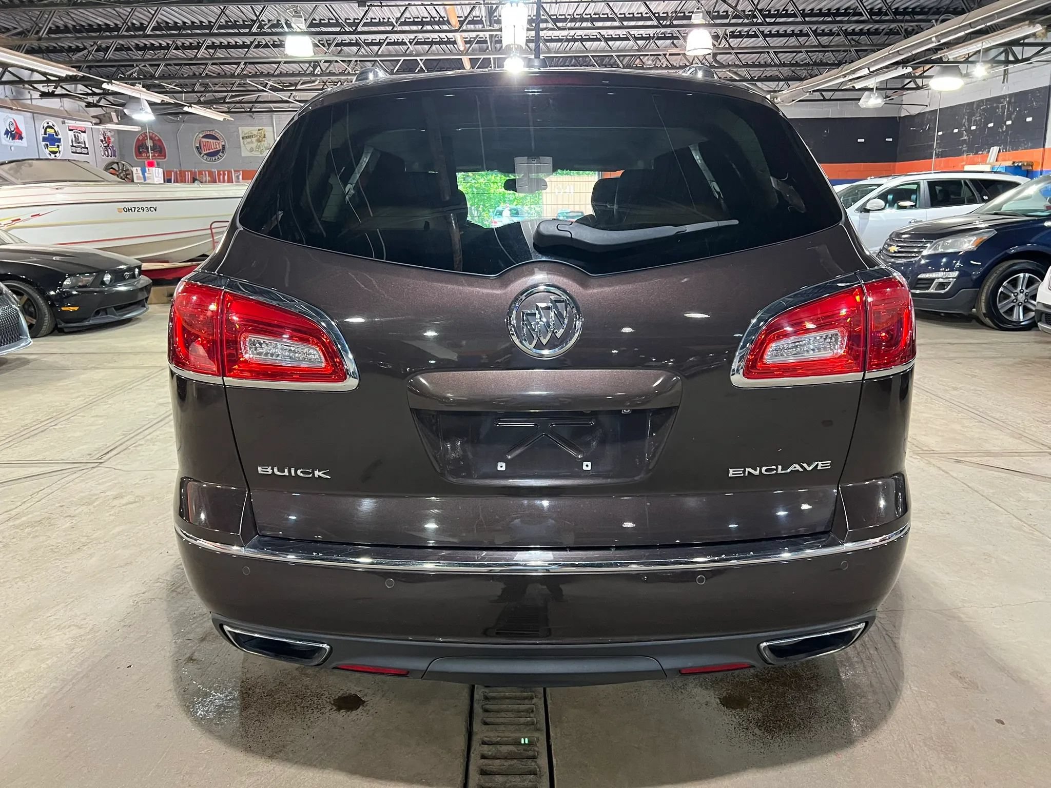 Used 2017 Buick Enclave Leather FWD image 4