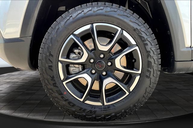 Used 2025 Jeep Compass Trailhawk AWD/4WD image 32