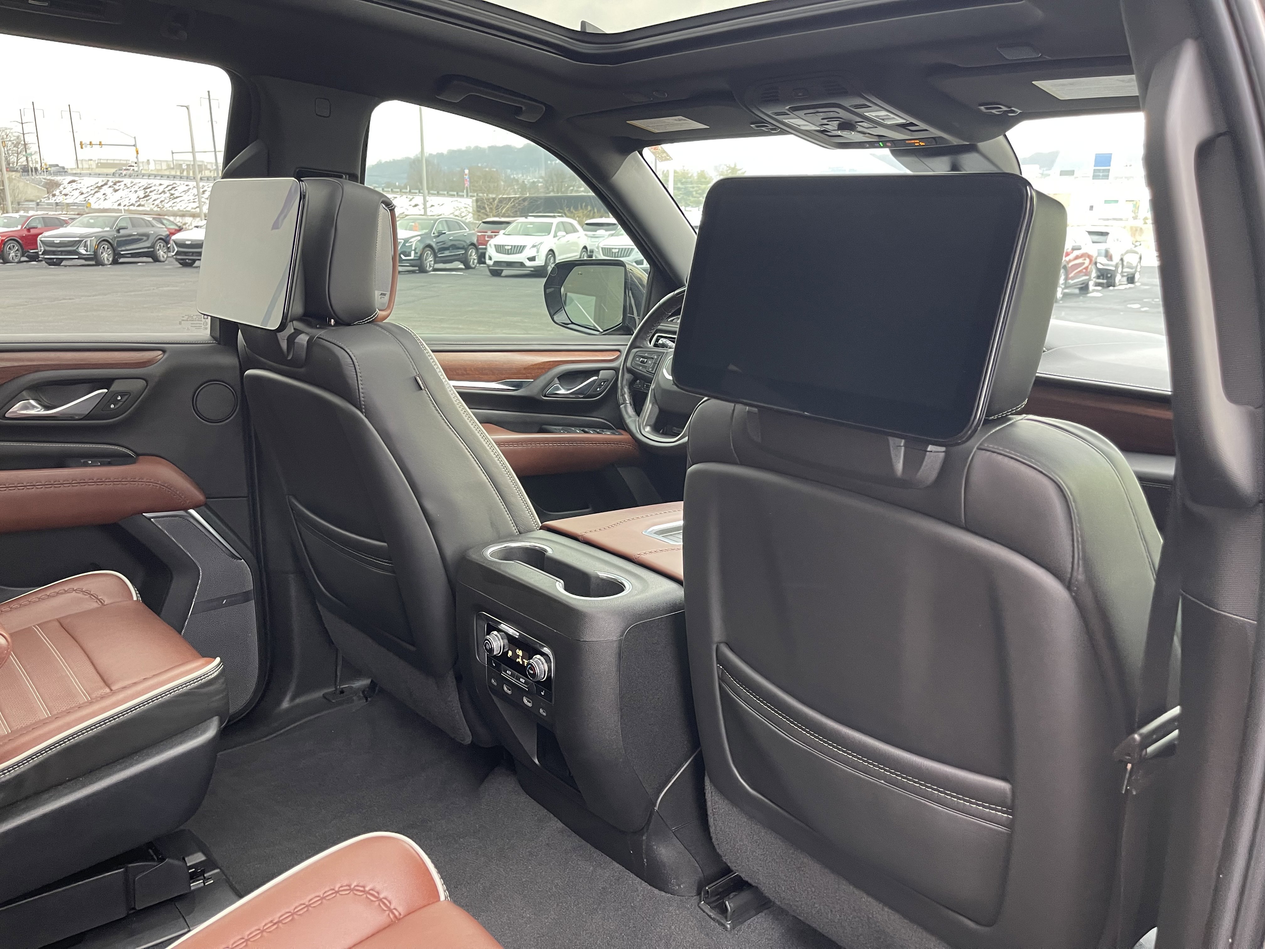 Used 2023 GMC Yukon Denali Ultimate image 28