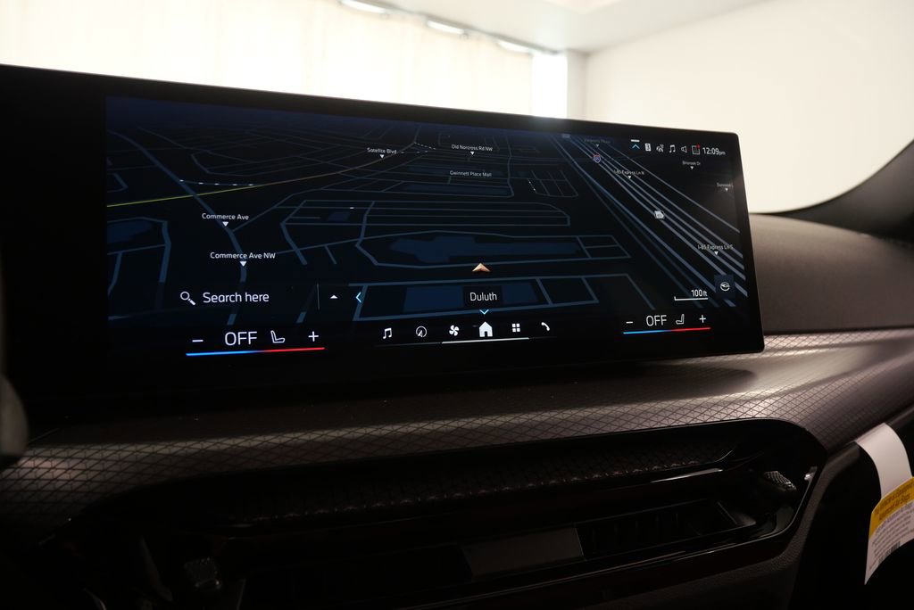 Used 2025 BMW 330i Sedan w/ Premium Package image 23