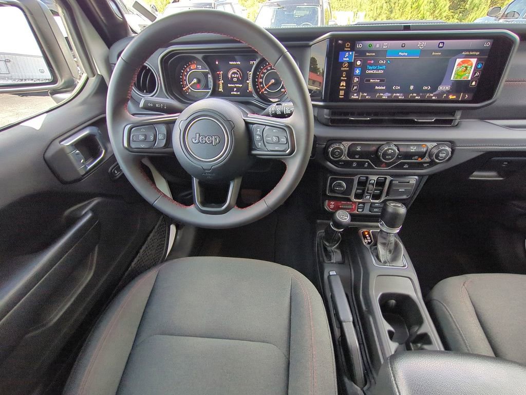 Used 2024 Jeep Wrangler Unlimited Rubicon AWD/4WD image 21