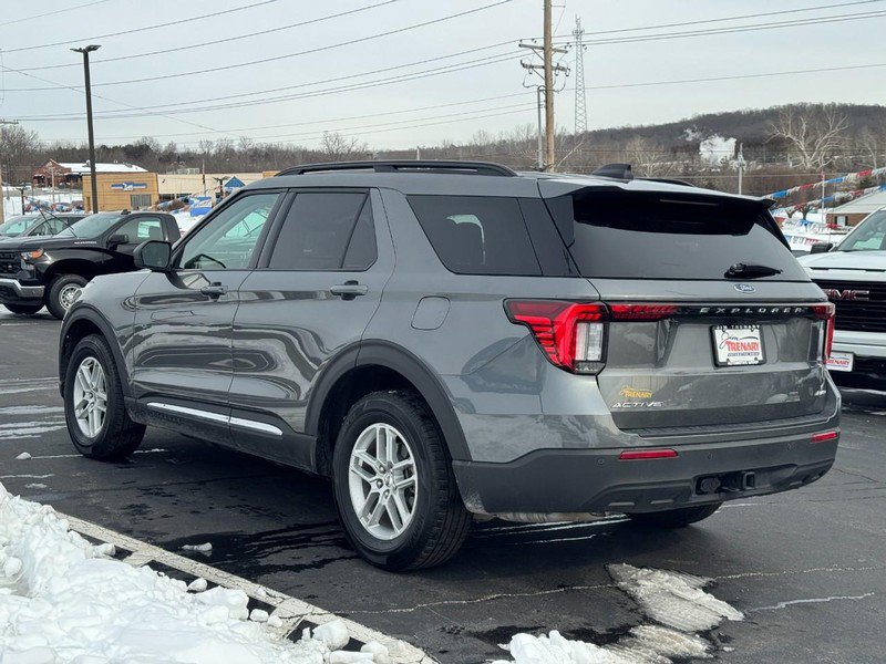 Used 2025 Ford Explorer Active image 6